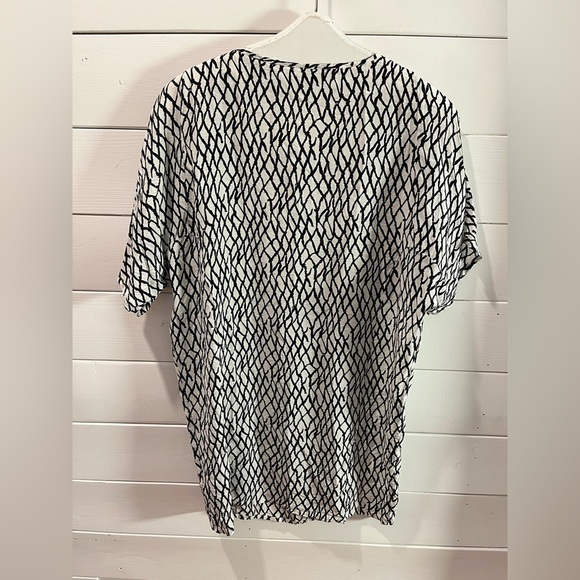 🤍GESTUZ – Black & Gray Graphic Print Top – Size 40 - Picture 7 of 11